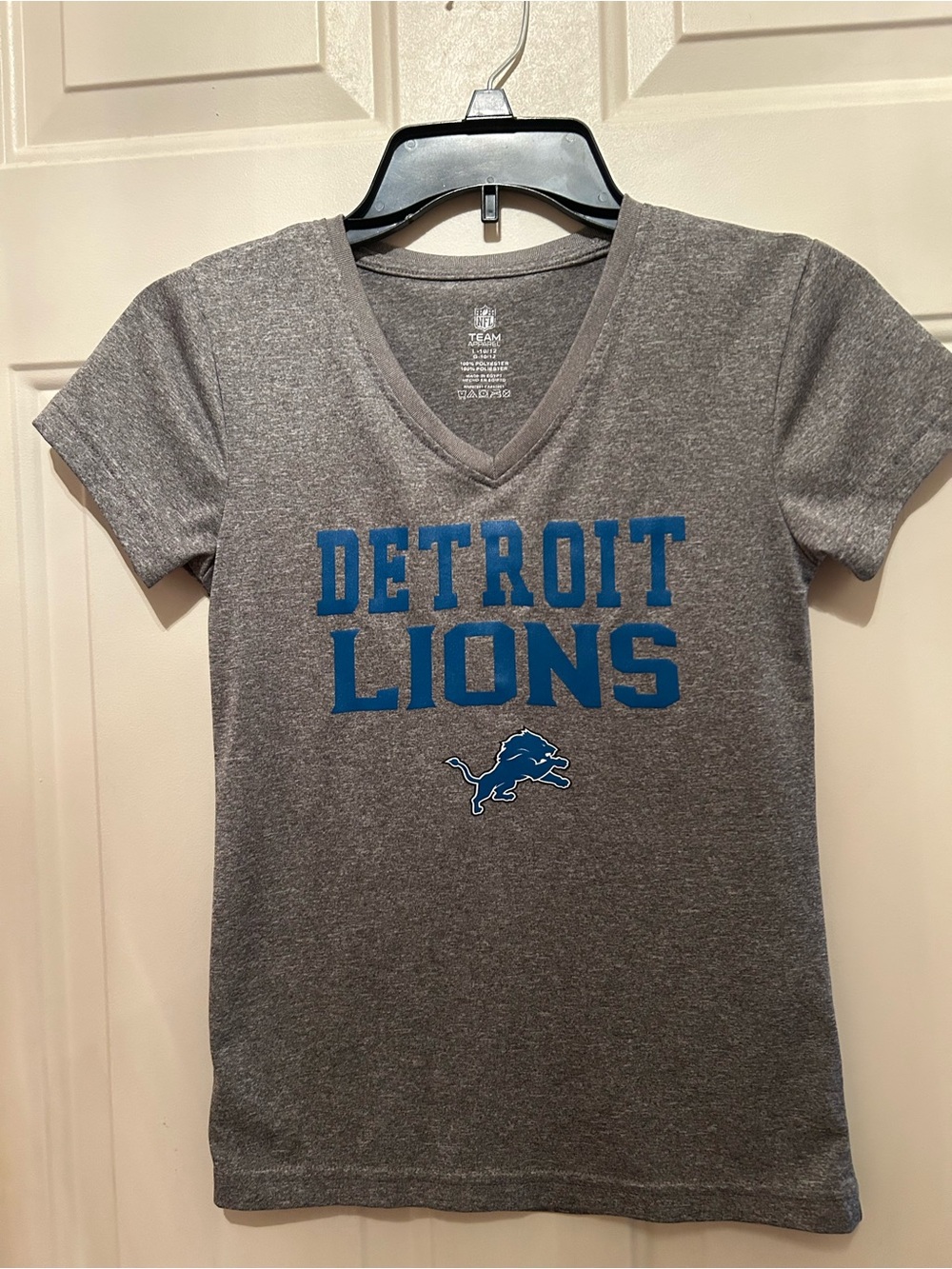 Gently used Girls V-Neck Large 10-12 Detroit Lions shirt